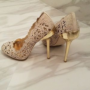 BCBG Maxazria womans stiletto gold with sequins 7